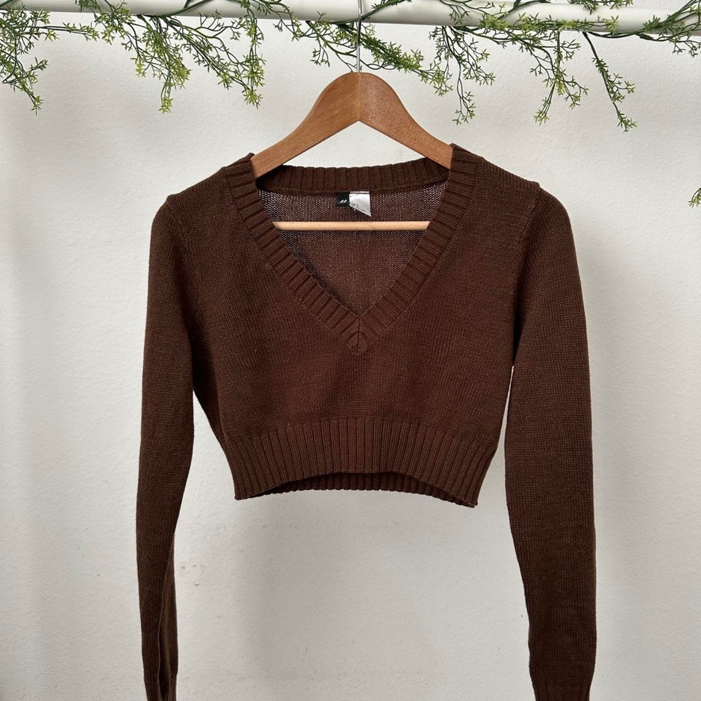 H&M Cropped V-Neck Knit Sweater in Dark Brown